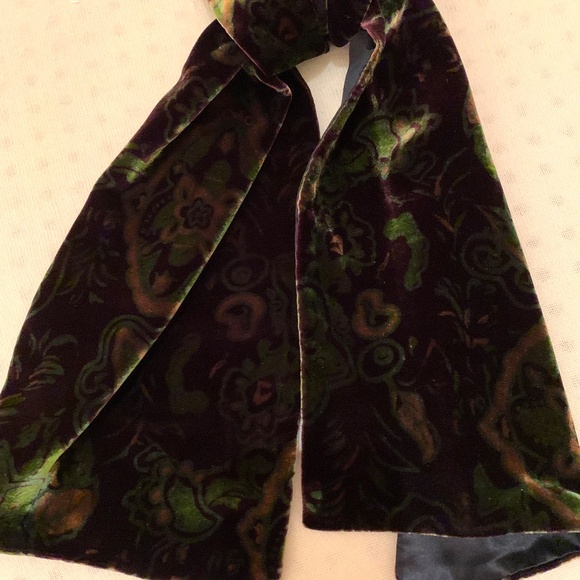 Vintage Elaine Gold For Collection XIIX LTD Rayon/ Silk Velvet Scarf - Picture 4 of 13